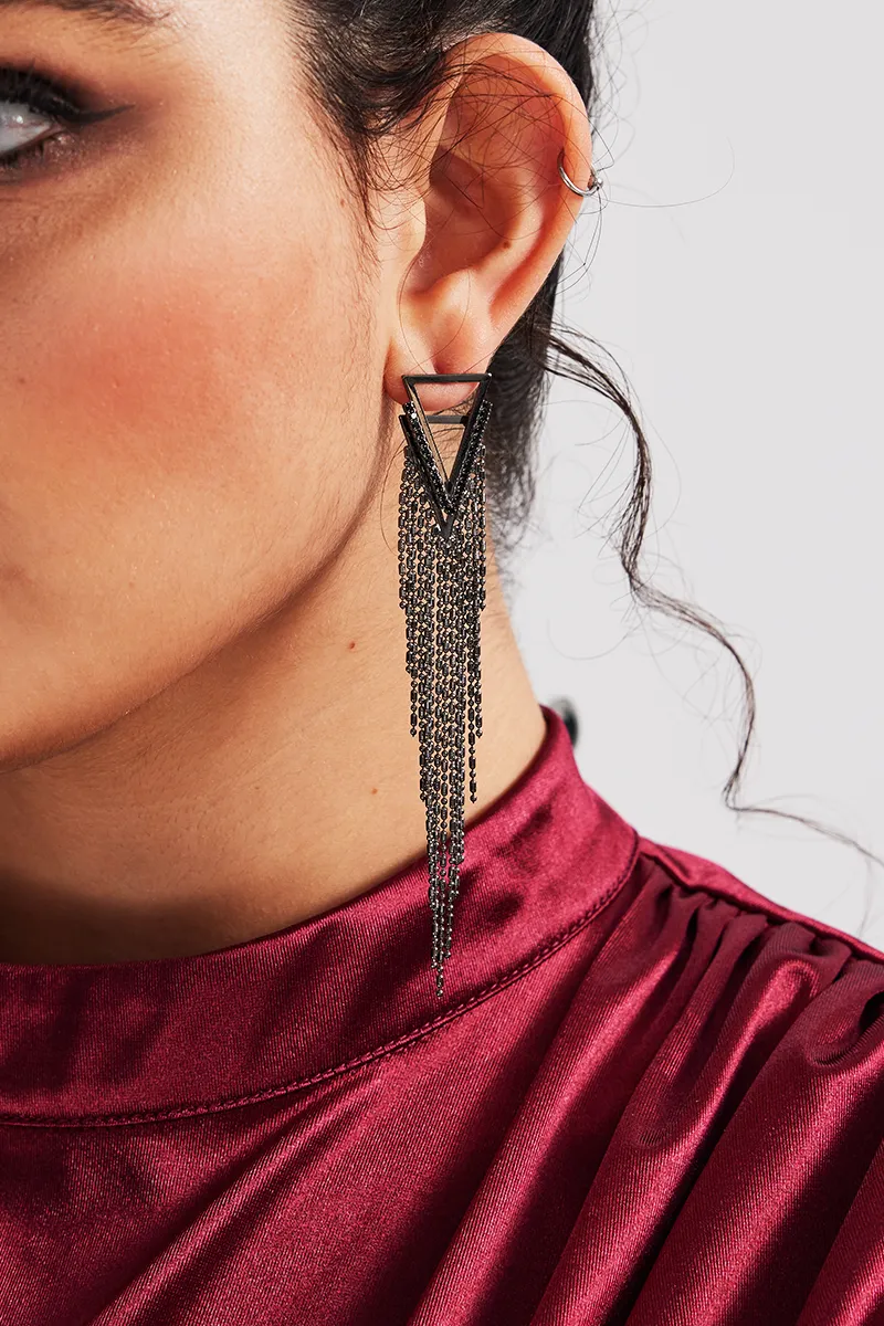 Curveins Sparkle Fringe Black Earring